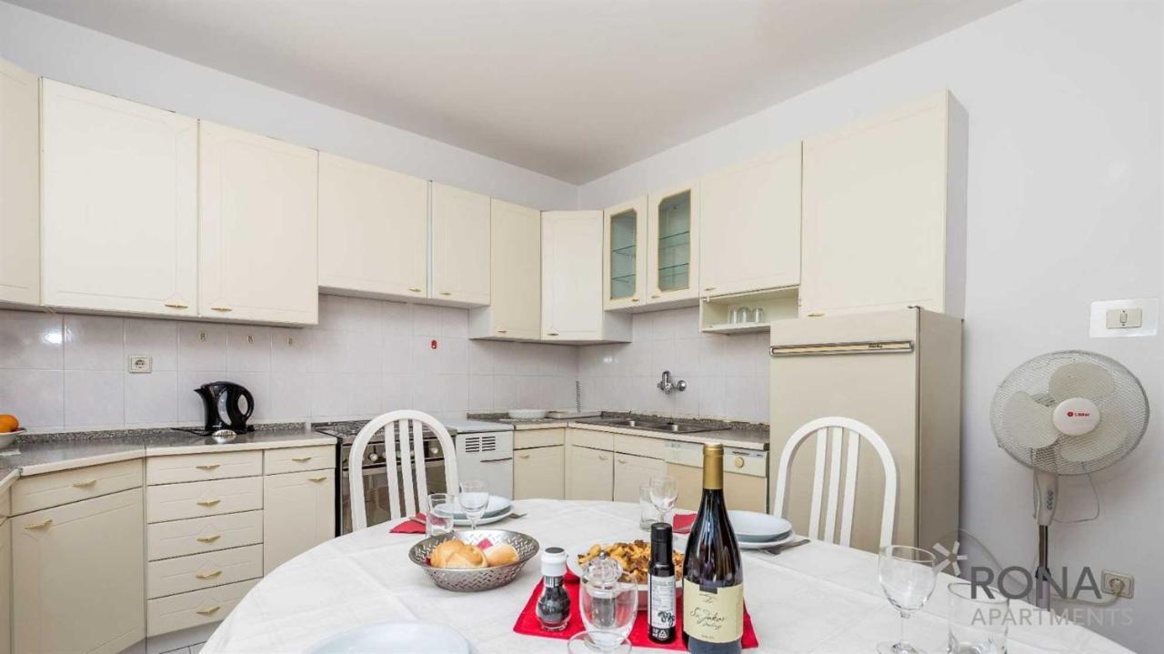 Rona Apartments Ani Ičići Extérieur photo