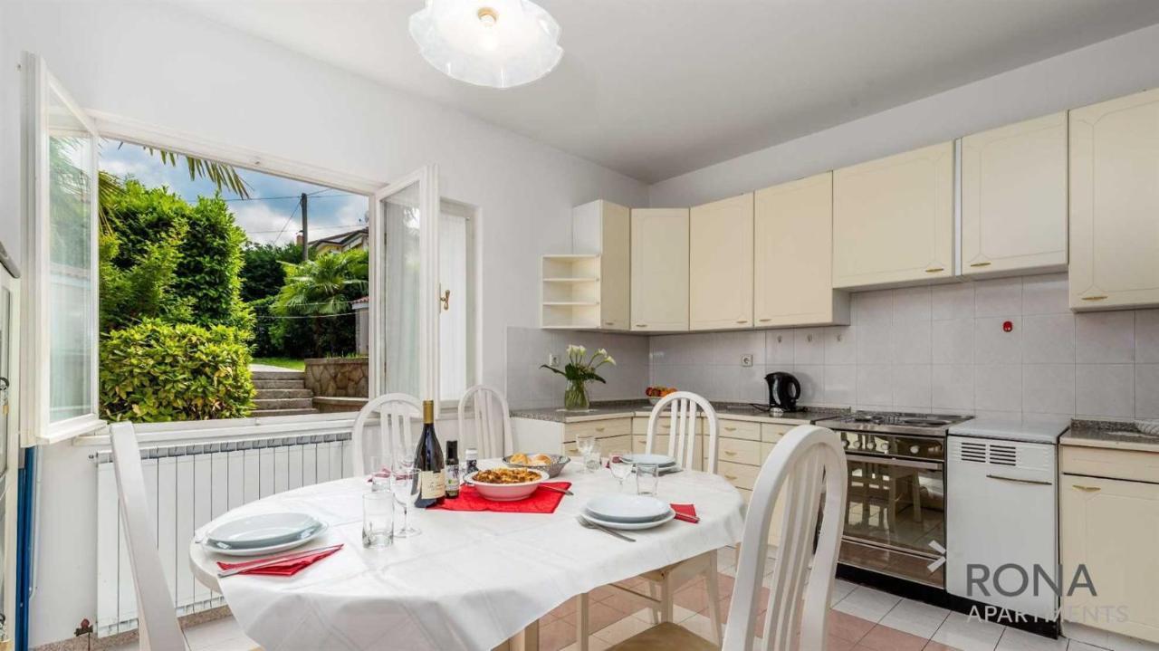 Rona Apartments Ani Ičići Extérieur photo