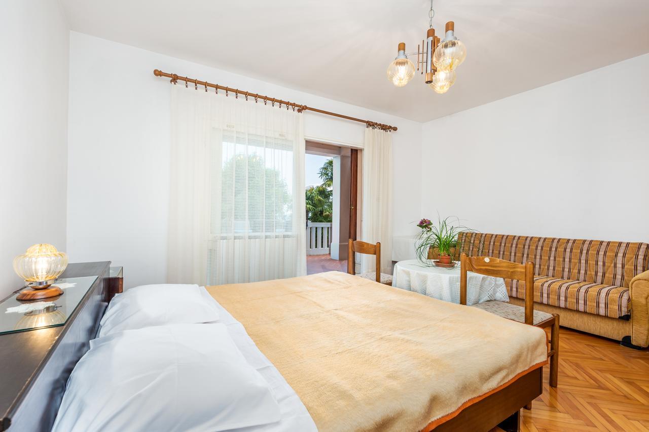 Rona Apartments Ani Ičići Extérieur photo