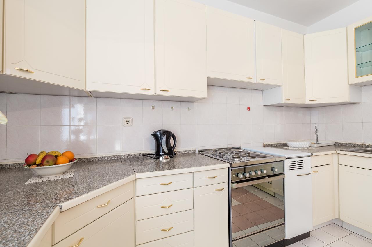 Rona Apartments Ani Ičići Extérieur photo