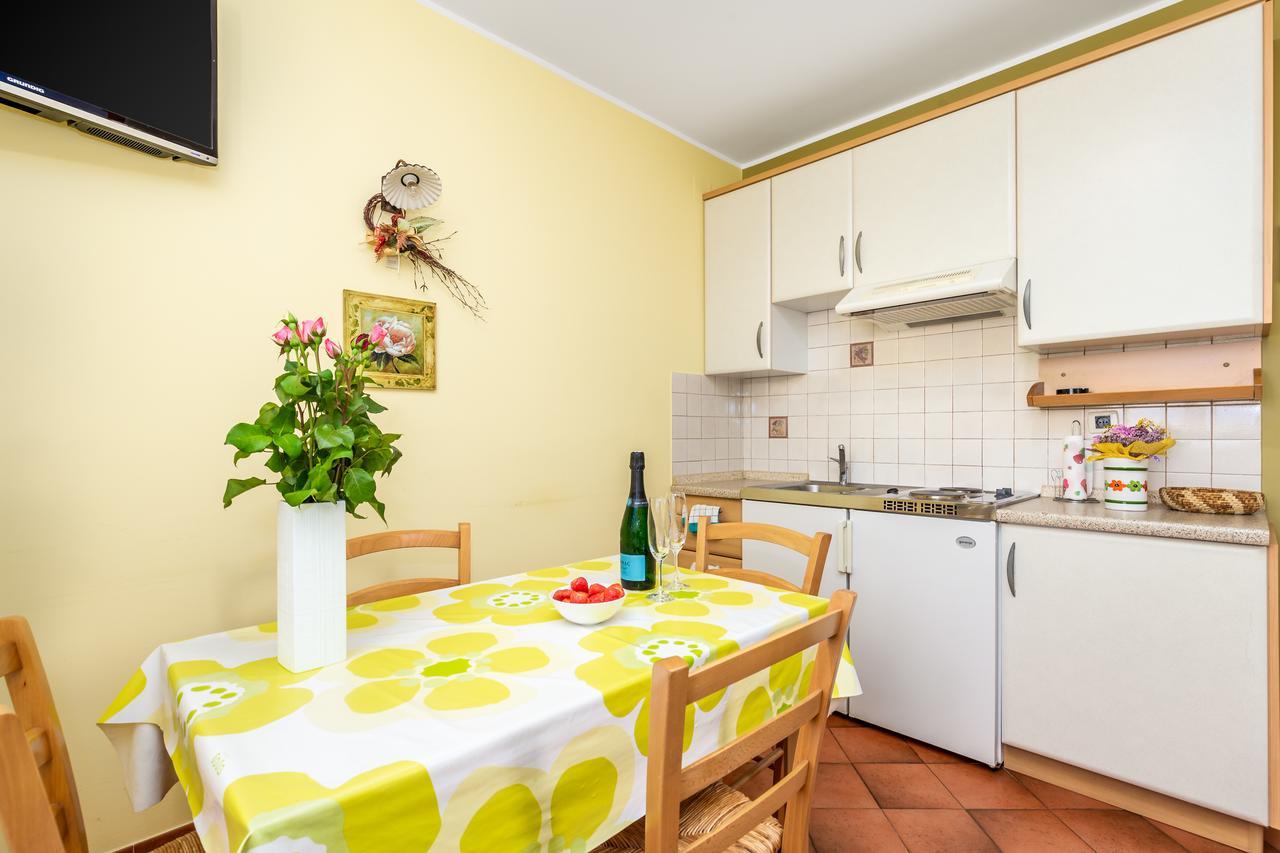 Rona Apartments Ani Ičići Extérieur photo