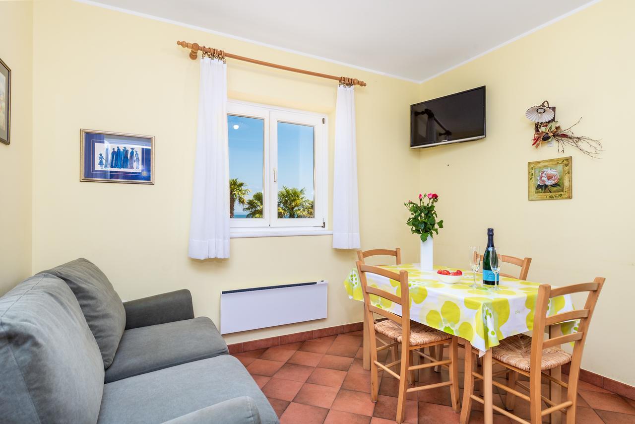 Rona Apartments Ani Ičići Extérieur photo