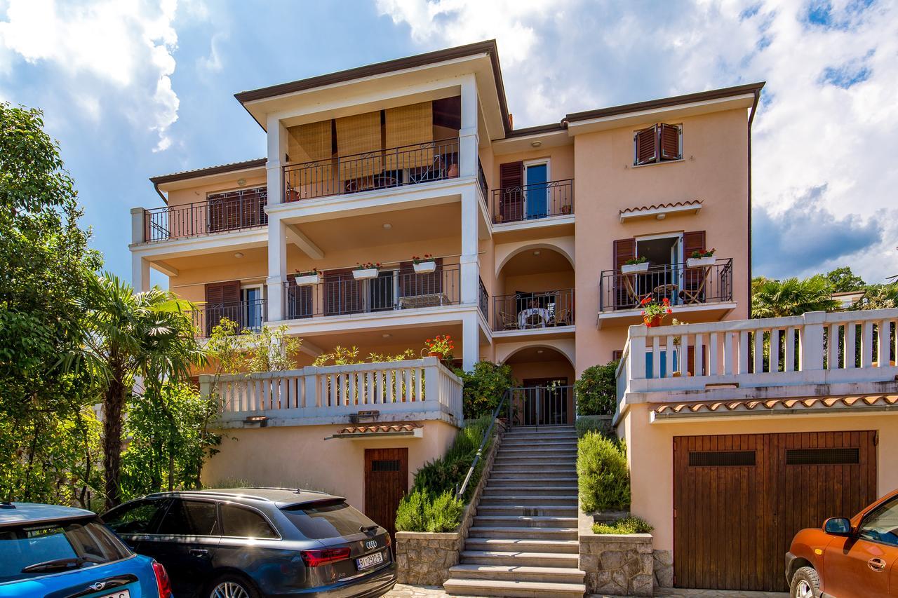 Rona Apartments Ani Ičići Extérieur photo