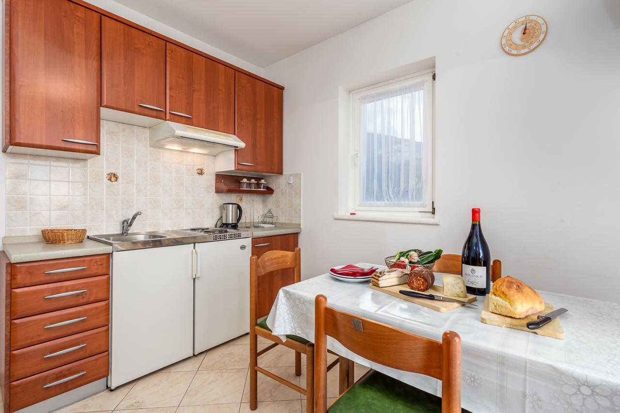 Rona Apartments Ani Ičići Extérieur photo